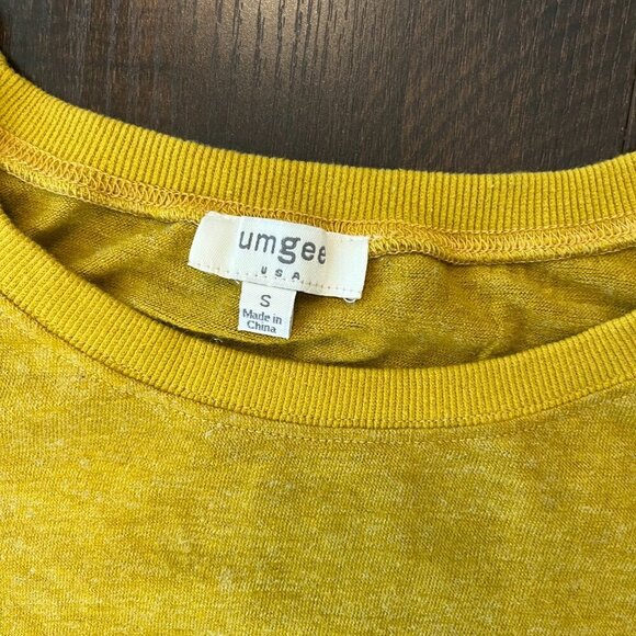 Umgee USA Women’s Small Mustard Yellow Embroidered Floral Long Sleeve Sweater - Picture 4 of 4